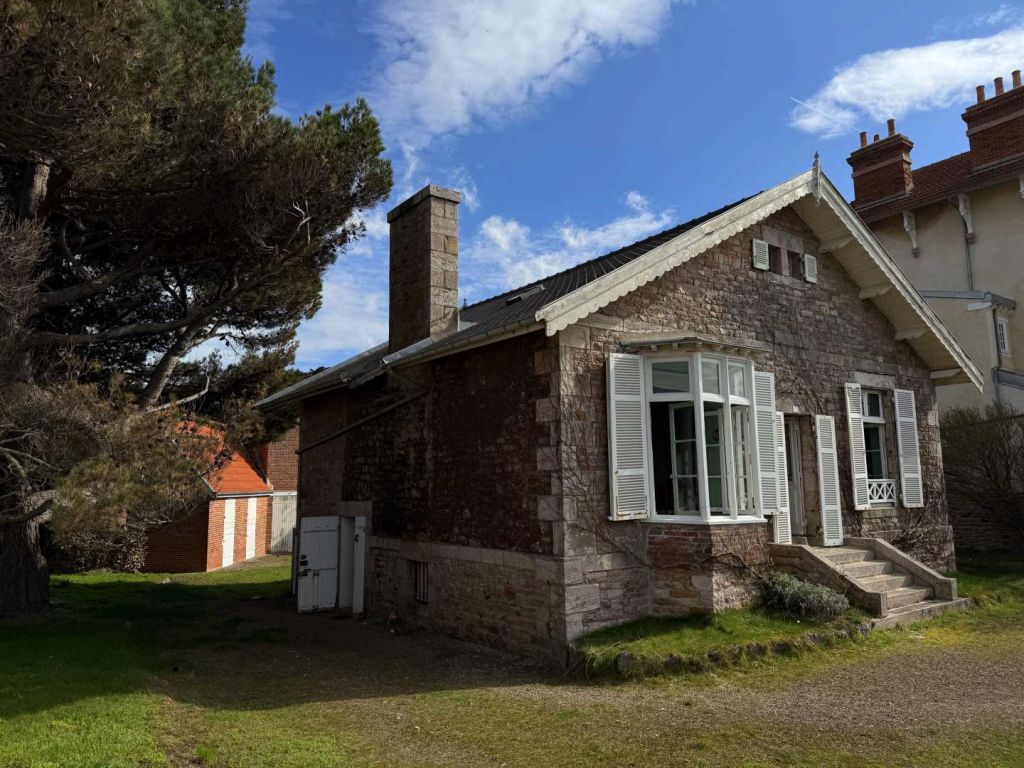  12 pièces en vente sur ERQUY (22430)